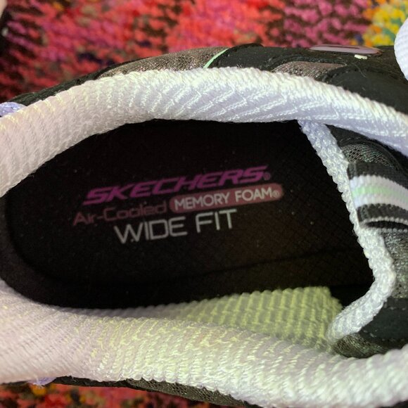 Skechers Air-Cooled Memory Foam Wide Fit - Picture 7 of 8
